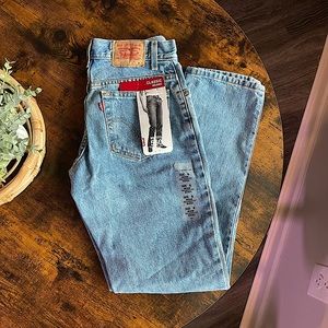 Levi’s Classic Relaxed Fit Jeans Misses 550 Classic Cut